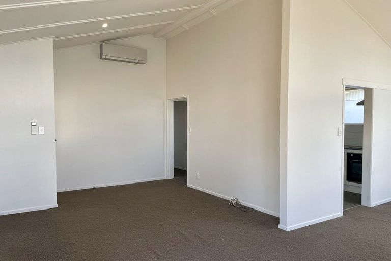 Photo of property in 2 Nicholson Street, Mayfair, Hastings, 4122