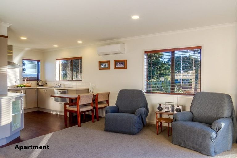 Photo of property in 2 Ohuirehe Road, Coastlands, Whakatane, 3120