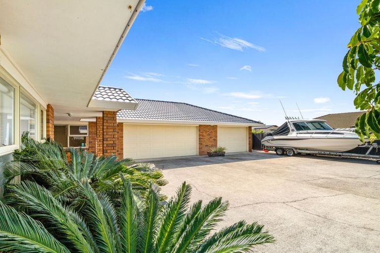 Photo of property in 6 Madeira Close, Papamoa Beach, Papamoa, 3118