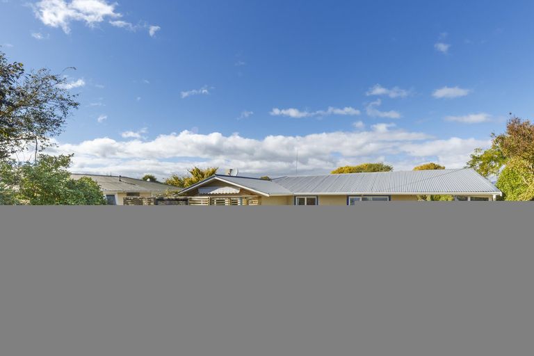 Photo of property in 24 Sutherland Crescent, Westbrook, Palmerston North, 4412