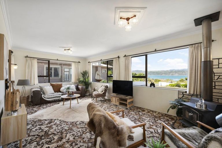 Photo of property in 188 Breaker Bay Road, Breaker Bay, Wellington, 6022