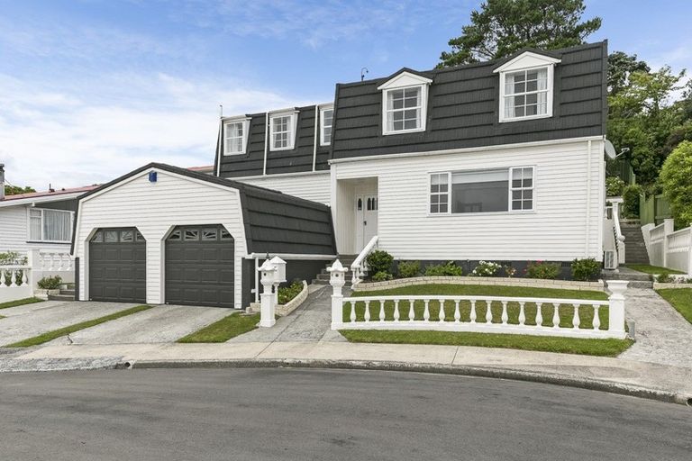 Photo of property in 7 Epping Grove, Karori, Wellington, 6012