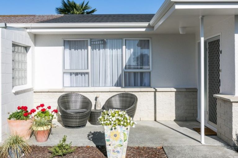 Photo of property in 11 Chester Street, Taradale, Napier, 4112