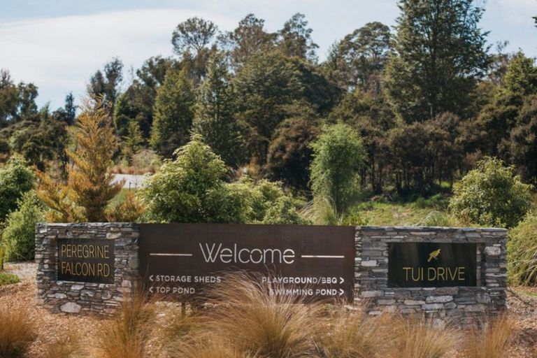 Photo of property in 17 Peregrine Falcon Road, Mount Creighton, Queenstown, 9371