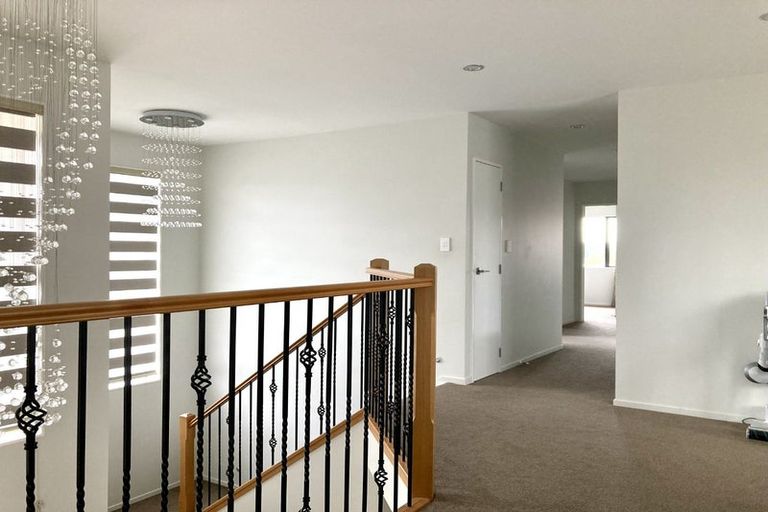 Photo of property in 73 Sturges Road, Henderson, Auckland, 0612