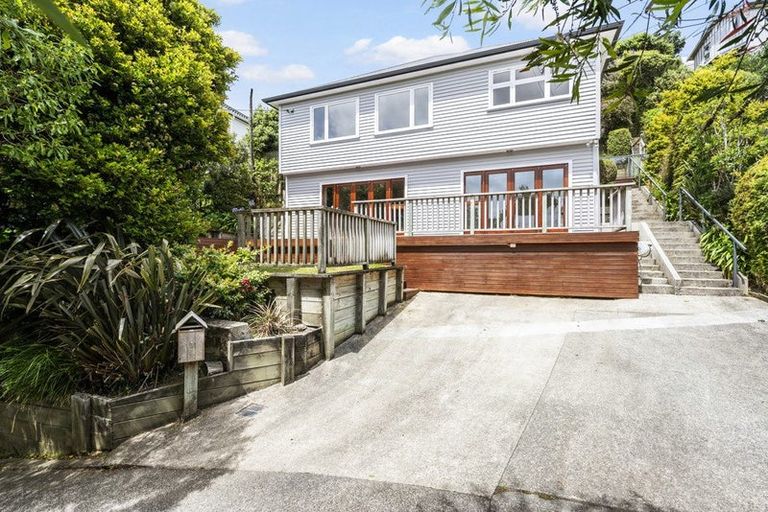 Photo of property in 129 Cockayne Road, Khandallah, Wellington, 6035