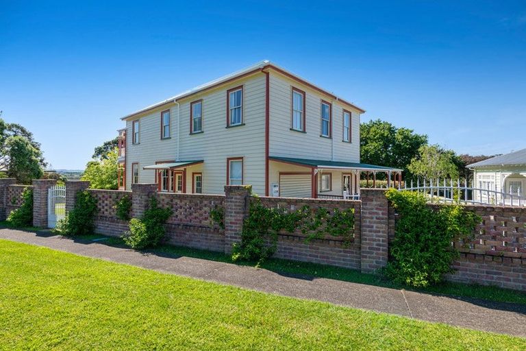 Photo of property in 14 Nelson Street, Helensville, 0800