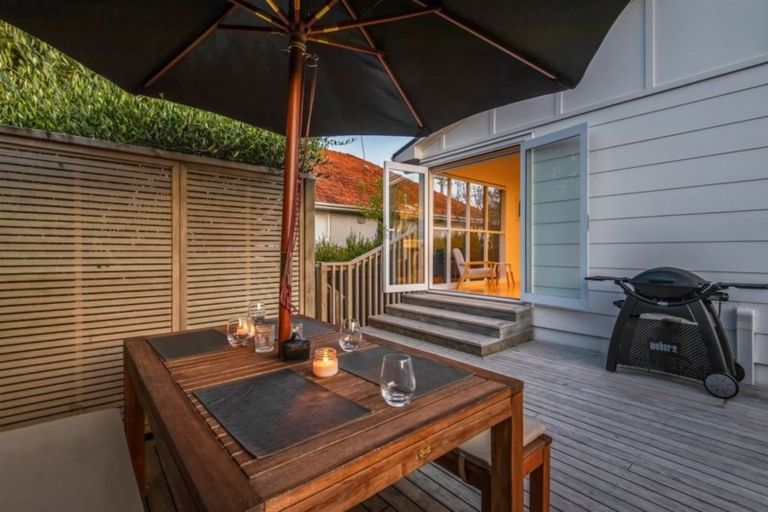 Photo of property in 40 Verran Road, Birkdale, Auckland, 0626