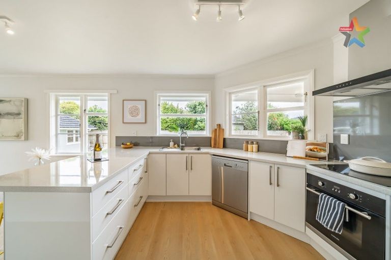 Photo of property in 17 Gordon Street, Avalon, Lower Hutt, 5011