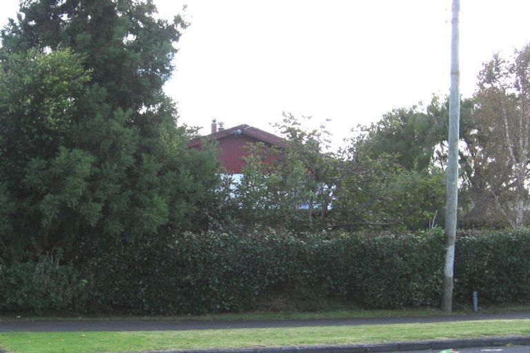 Photo of property in 35 Taikata Road, Te Atatu Peninsula, Auckland, 0610