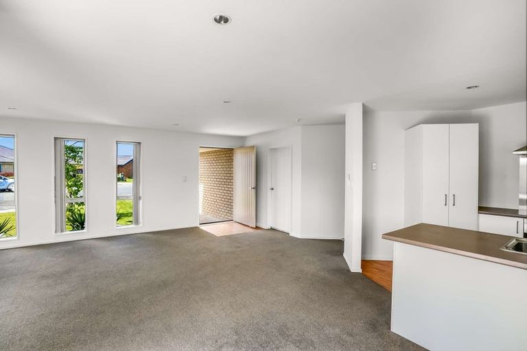 Photo of property in 69 Acacia Avenue, Rangiora, 7400