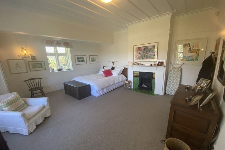 Photo of property in 25 Saint Michaels Crescent, Kelburn, Wellington, 6012