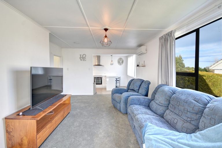 Photo of property in 21 Burgess Street, Green Island, Dunedin, 9018