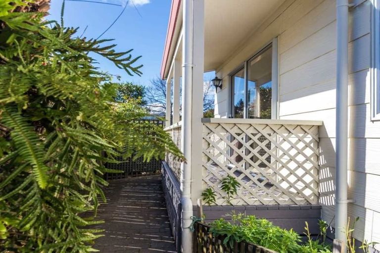 Photo of property in 2/26 Tobin Place, Richmond Heights, Taupo, 3330