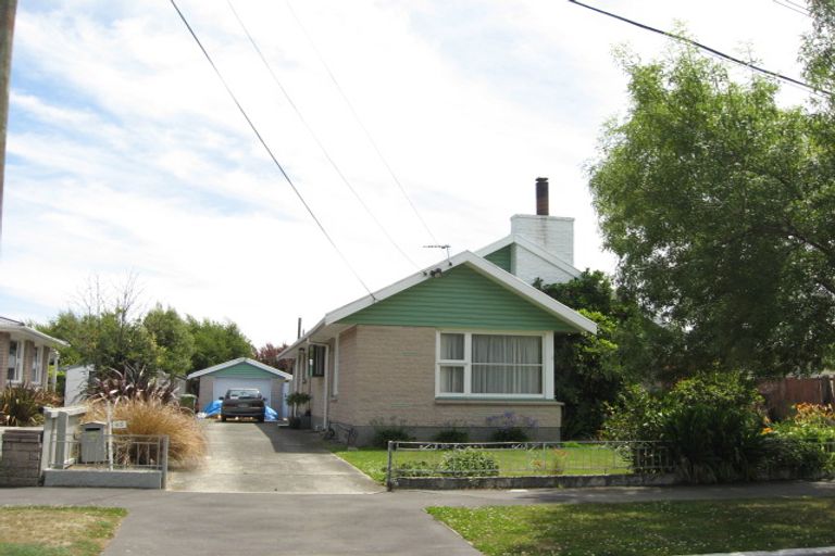 Photo of property in 45 Emlyn Place, Avondale, Christchurch, 8061