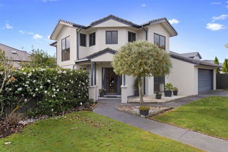 Photo of property in 3 Saint Clair Close, Harewood, Christchurch, 8051