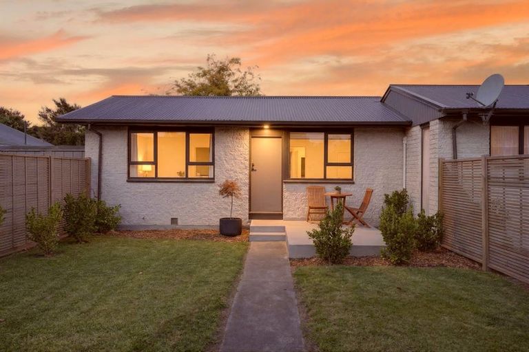 Photo of property in 3/102 Edward Avenue, Edgeware, Christchurch, 8013