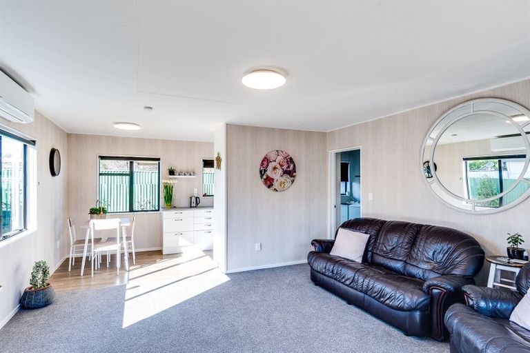 Photo of property in 25 Windsor Terrace, Taradale, Napier, 4112