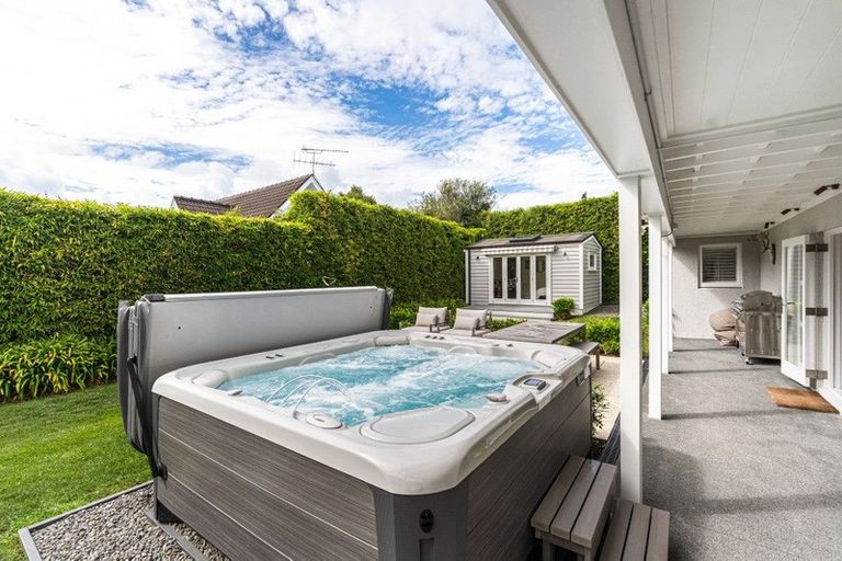 Photo of property in 195 Hurstmere Road, Takapuna, Auckland, 0622