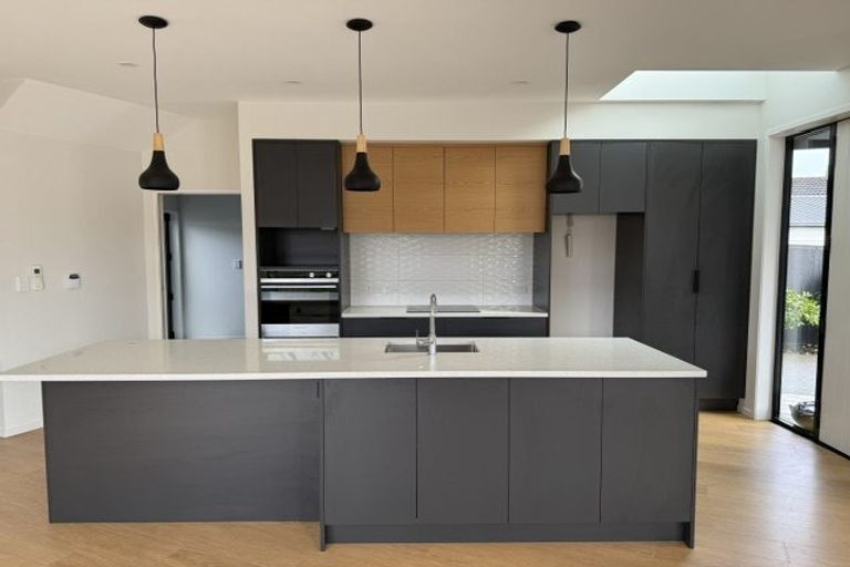 Photo of property in 54a Santiago Crescent, Unsworth Heights, Auckland, 0632
