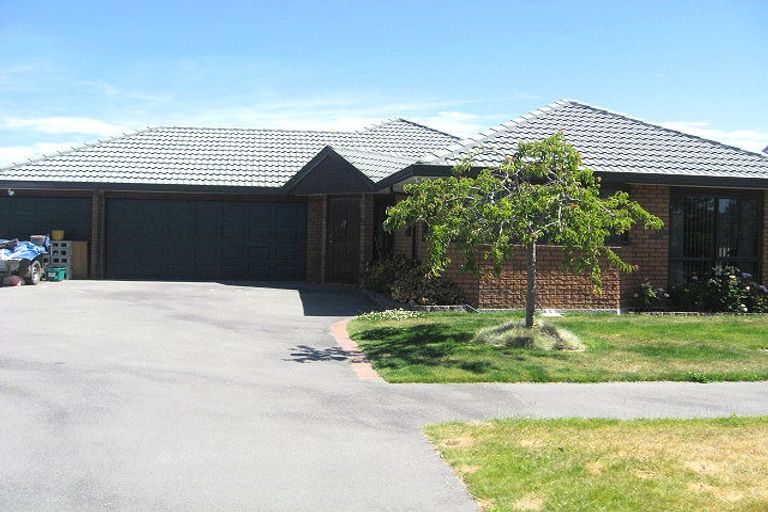 Photo of property in 24 Alpine View Lane, Parklands, Christchurch, 8083