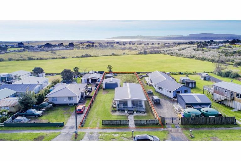 Photo of property in 156 Maunsell Road, Port Waikato, Tuakau, 2695