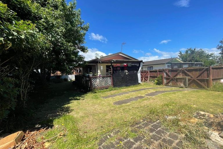 Photo of property in 2/20 Burundi Avenue, Clendon Park, Auckland, 2103