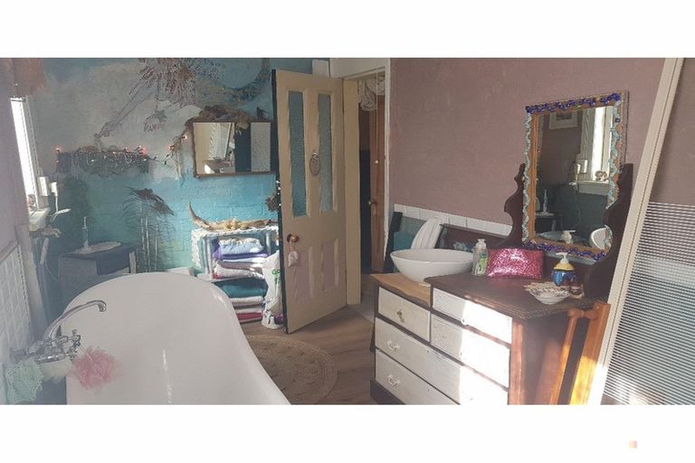 Photo of property in 14 Exeter Street, Waimate, 7924