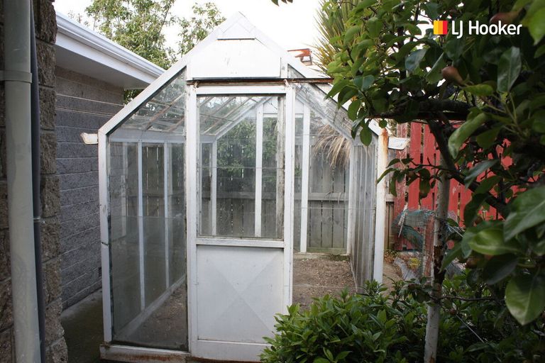 Photo of property in 17 Bradshaw Street, South Dunedin, Dunedin, 9012