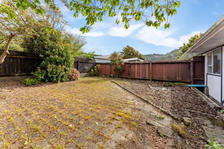 Photo of property in 2/52 Gemstone Drive, Birchville, Upper Hutt, 5018