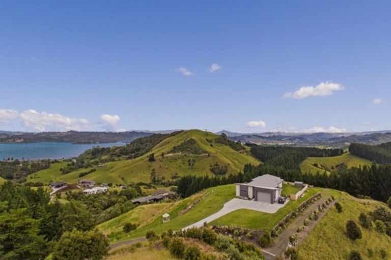 Photo of property in 79 Tarapatiki Drive, Whitianga, 3510