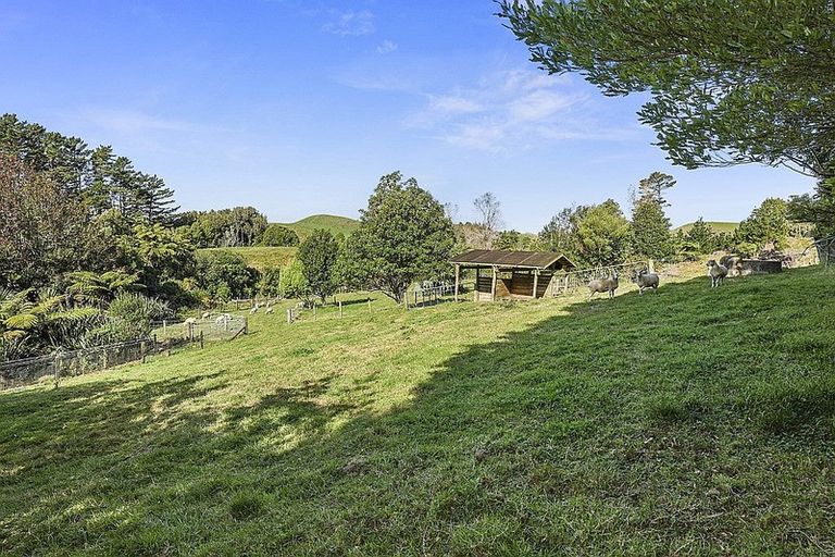 Photo of property in 68 Parrs Road, Hurworth, New Plymouth, 4371
