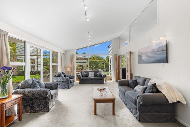 Photo of property in 10 Powell Crescent, Ilam, Christchurch, 8041