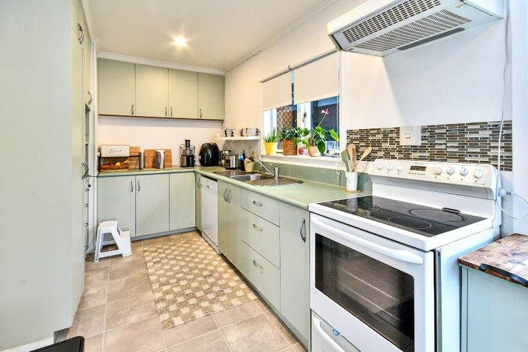 Photo of property in 58 Youngs Road, Papakura, 2110