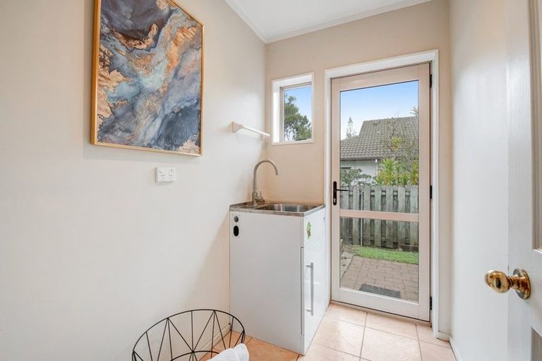 Photo of property in 36 Woodstock Road, Forrest Hill, Auckland, 0620