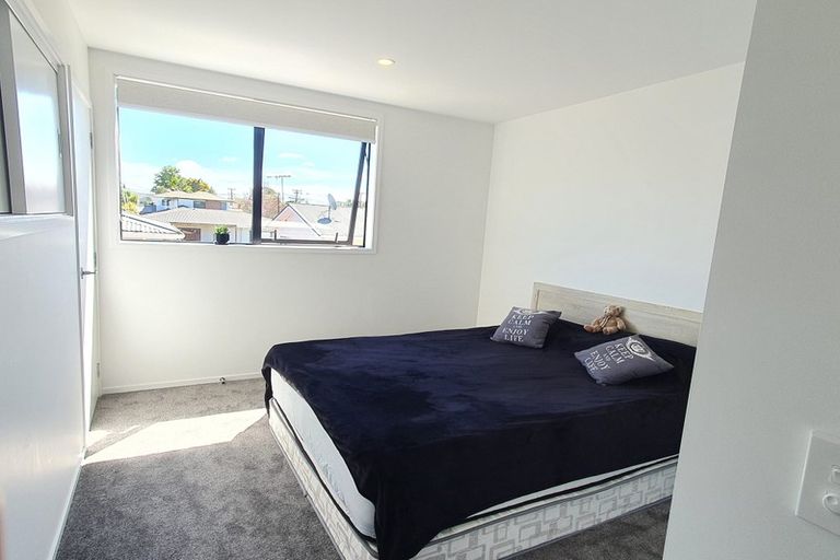 Photo of property in 4/45 Vera Road, Te Atatu South, Auckland, 0610