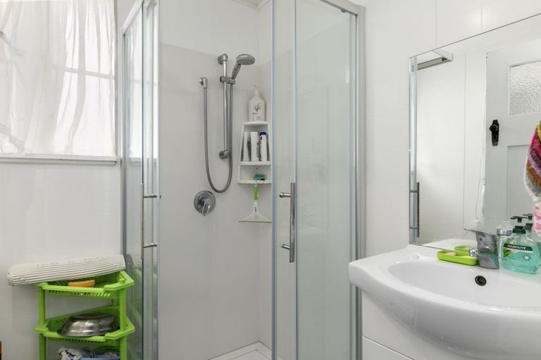 Photo of property in 188 Cambridge Terrace, Naenae, Lower Hutt, 5011