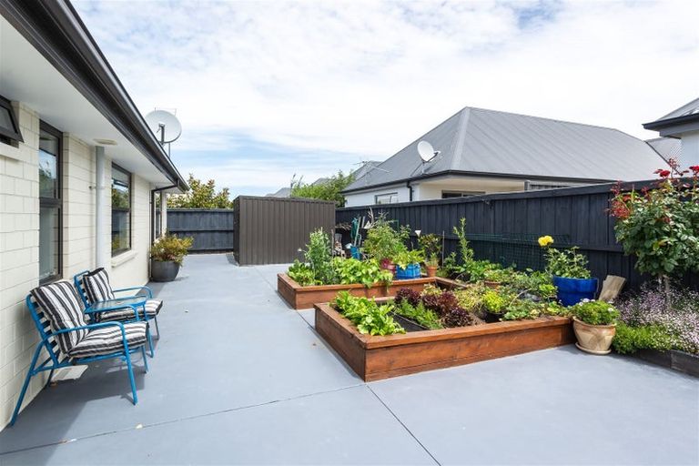 Photo of property in 26 Watkins Drive, Rangiora, 7400