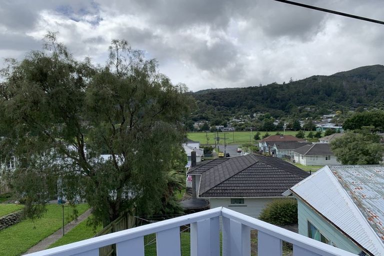 Photo of property in 21b Bird Grove, Stokes Valley, Lower Hutt, 5019