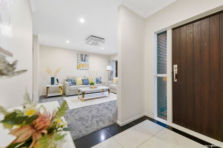 Photo of property in 1 Stamford Crescent, Flat Bush, Auckland, 2019