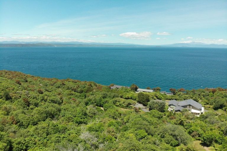 Photo of property in 45 Whakamoenga Point, Acacia Bay, Taupo, 3385