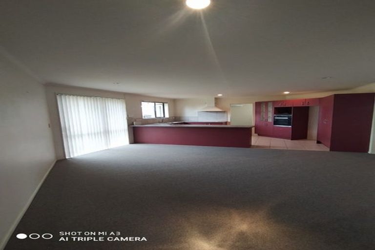 Photo of property in 24 Woodcroft Way, Pukekohe, 2120