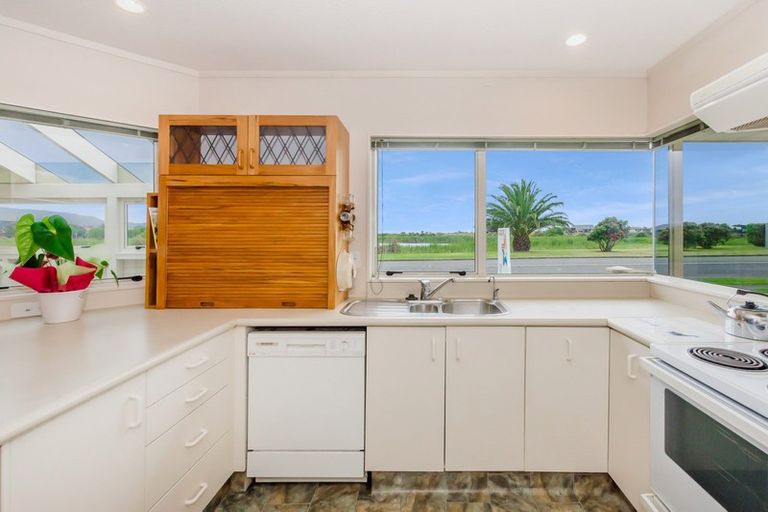 Photo of property in 302 Manly Street, Paraparaumu Beach, Paraparaumu, 5032