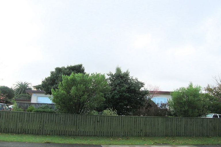 Photo of property in 4 Callender Terrace, Paraparaumu Beach, Paraparaumu, 5032