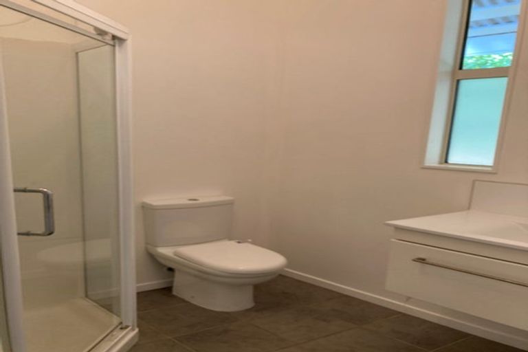 Photo of property in 2/39 Onslow Road, Khandallah, Wellington, 6035