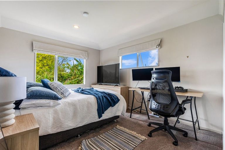 Photo of property in 79a Wharf Road, Te Atatu Peninsula, Auckland, 0610