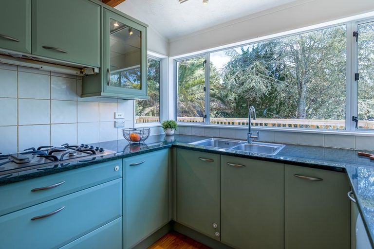 Photo of property in 103 Wirihana Road, Titirangi, Auckland, 0604