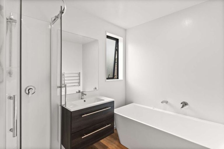 Photo of property in 12 Fairbairn Close, Halswell, Christchurch, 8025