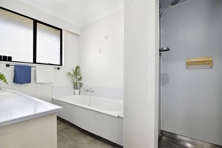 Photo of property in 10 Ruddenklau Lane, Bishopdale, Christchurch, 8053