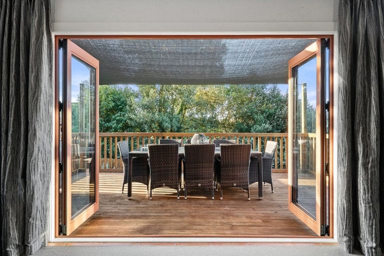 Photo of property in 9 Cromwell Place, Pukekohe, 2120